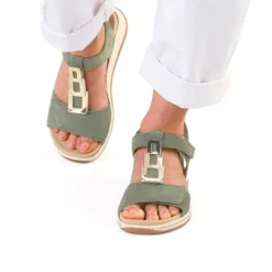Ara Osaka sandal