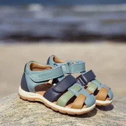 Wheat Frei sandal