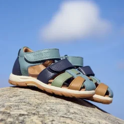 Wheat Frei sandal